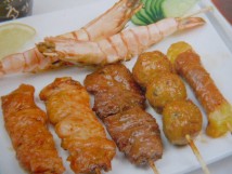 Menus brochettes avec soupe, salade, riz