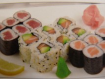 Menu maki avec soupe, salade